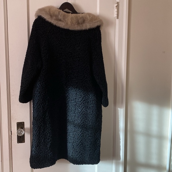 ❄️ Vintage Persian lamb coat with fur collar - Picture 8 of 13